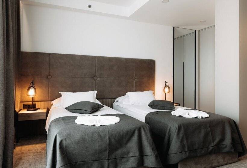 디럭스 룸 측면 바다 전망, Fanat