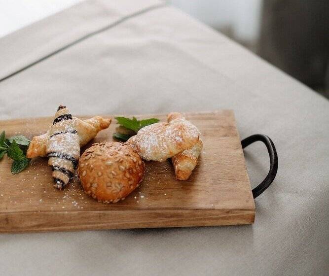 패밀리 스위트, Fanat