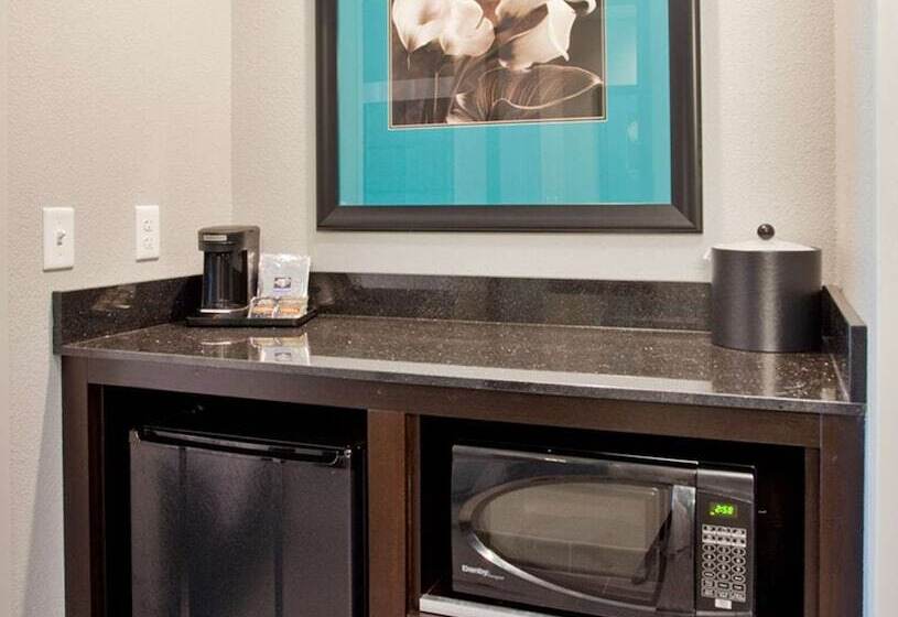 带大床的标准间, Hampton Inn Kearney