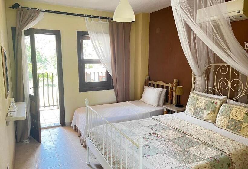 Номер Стандарт Трехместный, Han Boutique