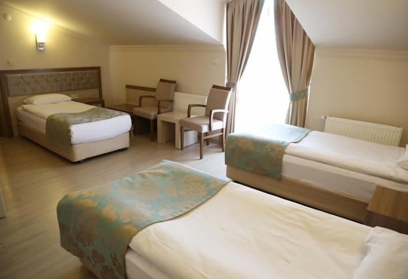 غرفة قياسية ثلاثية, Helen Park