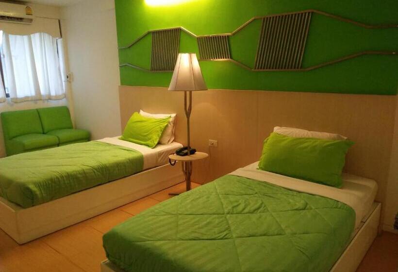 غرفة ديلوكس, Highway