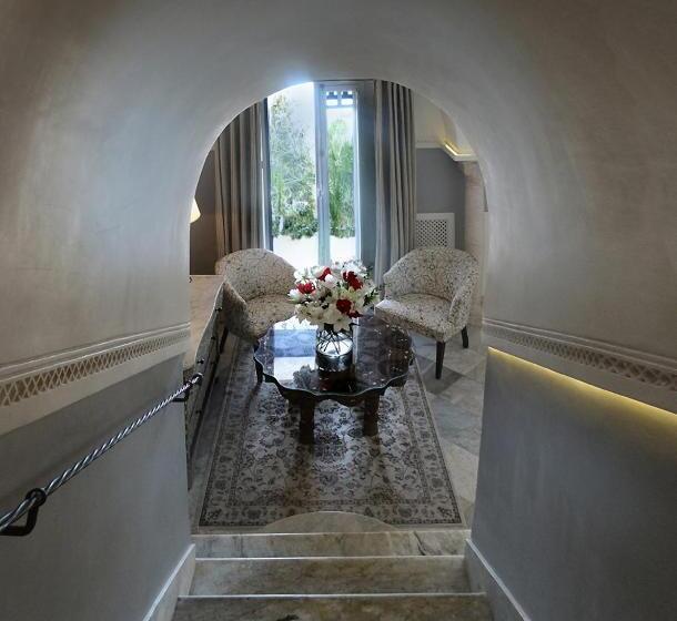 سوییت جونیور, La Villa Bleue Sidi Bou Said