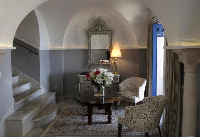 سوییت جونیور, La Villa Bleue Sidi Bou Said