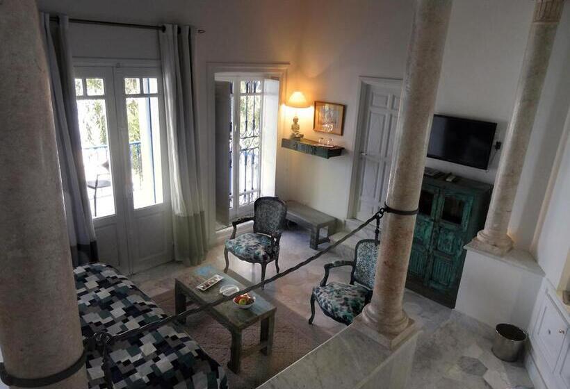 سوییت جونیور, La Villa Bleue Sidi Bou Said