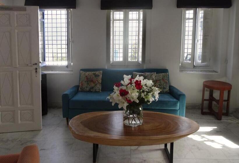 سوییت جونیور, La Villa Bleue Sidi Bou Said