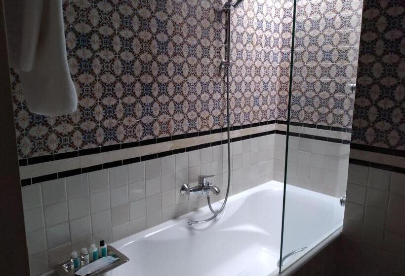 سوییت خانوادگی, La Villa Bleue Sidi Bou Said