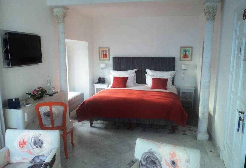 سوییت جونیور, La Villa Bleue Sidi Bou Said