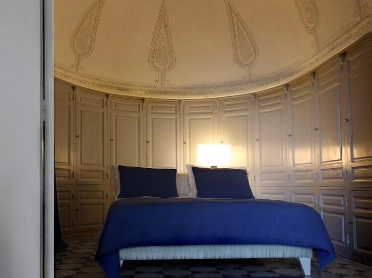 سوییت جونیور, La Villa Bleue Sidi Bou Said