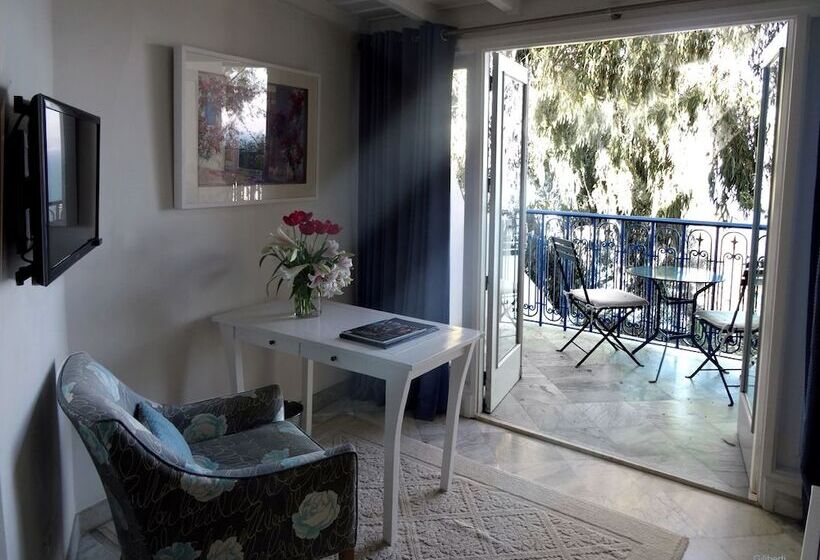 سوییت جونیور, La Villa Bleue Sidi Bou Said