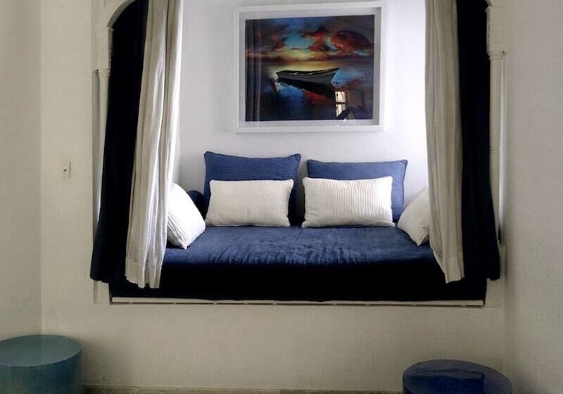 سوییت جونیور, La Villa Bleue Sidi Bou Said