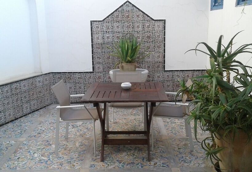 سوییت خانوادگی, La Villa Bleue Sidi Bou Said