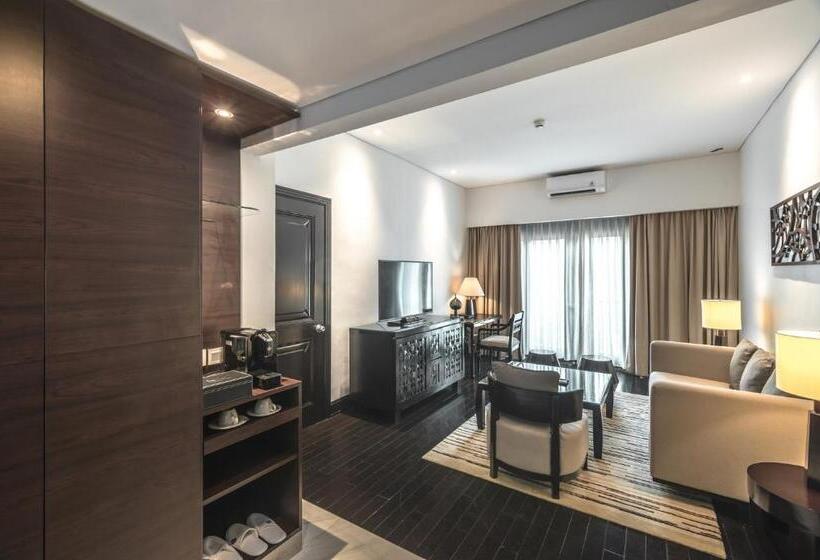 Suite with lake view, Lido Lake Resort By Mnc