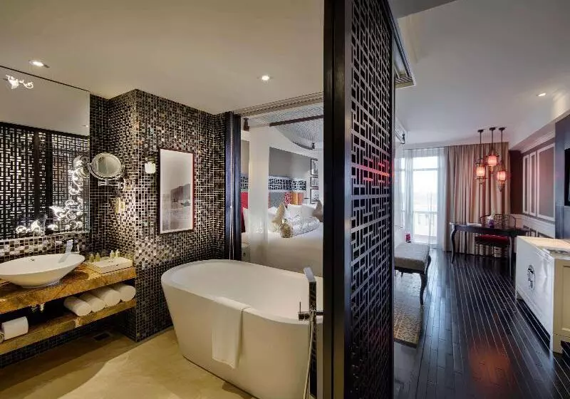 キングサイズベッドのデラックスルーム, Royal Hoi An  Mgallery