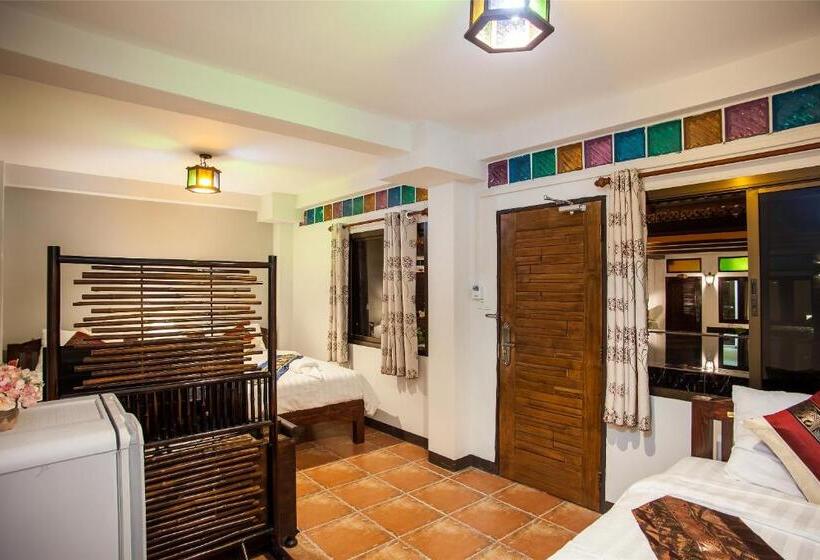 اتاق استاندارد سه نفره, Somwang Boutique