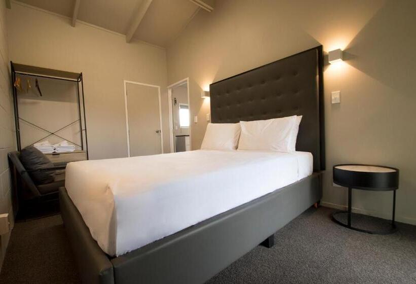 דירת חדר משפחתית, Middlemore Motel