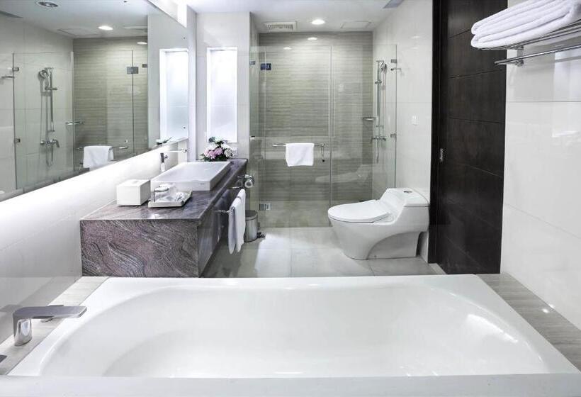 غرفة ديلوكس مزودة بشرفة, R Hotel Rancamaya