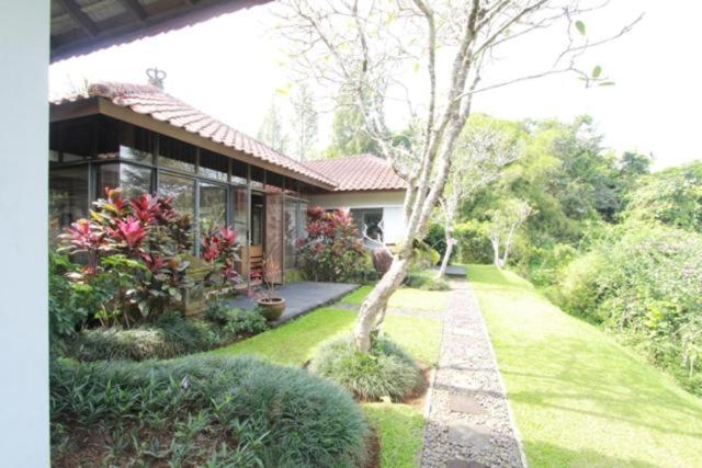 ‫فيلا غرفة نوم واحدة, R Hotel Rancamaya