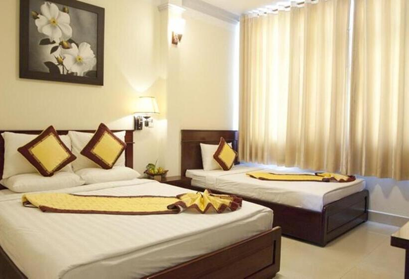 اتاق استاندارد سه نفره, Valentine Luxury Hotel   31 Bui Vien Street