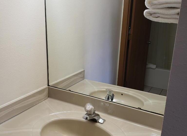 スタンダードルーム, Fields Park Motel