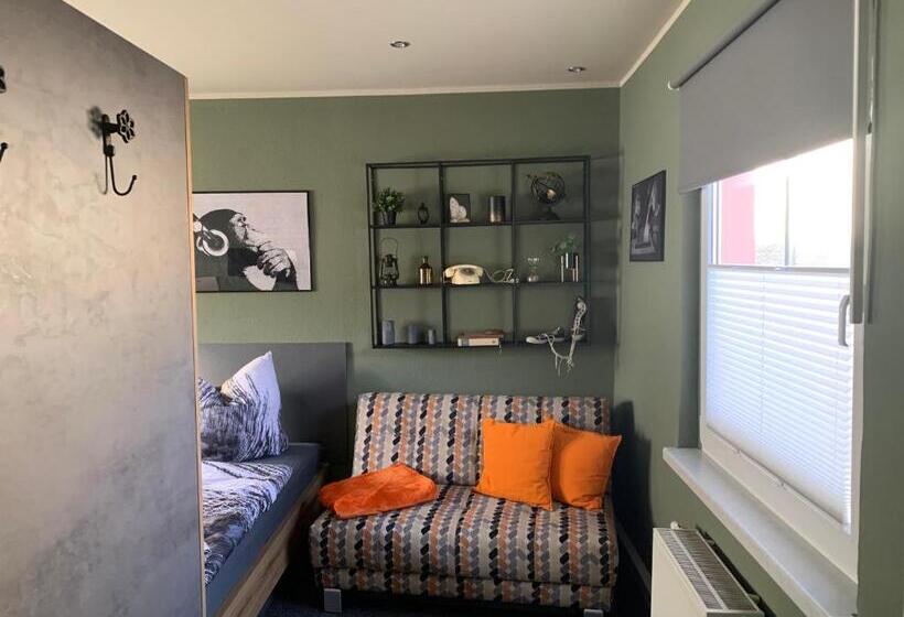 Номер Стандарт Трехместный, Gästezimmer In Einer Ferienwohnung Thiele In Roßwein