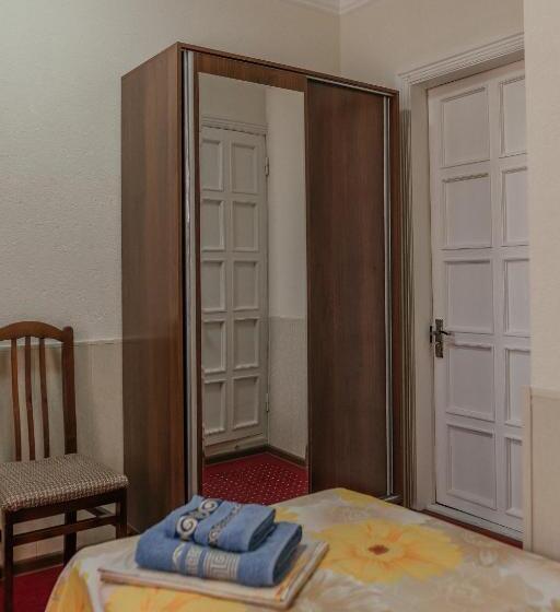 חדר קומפורט לשלושה, Sevara Guest House