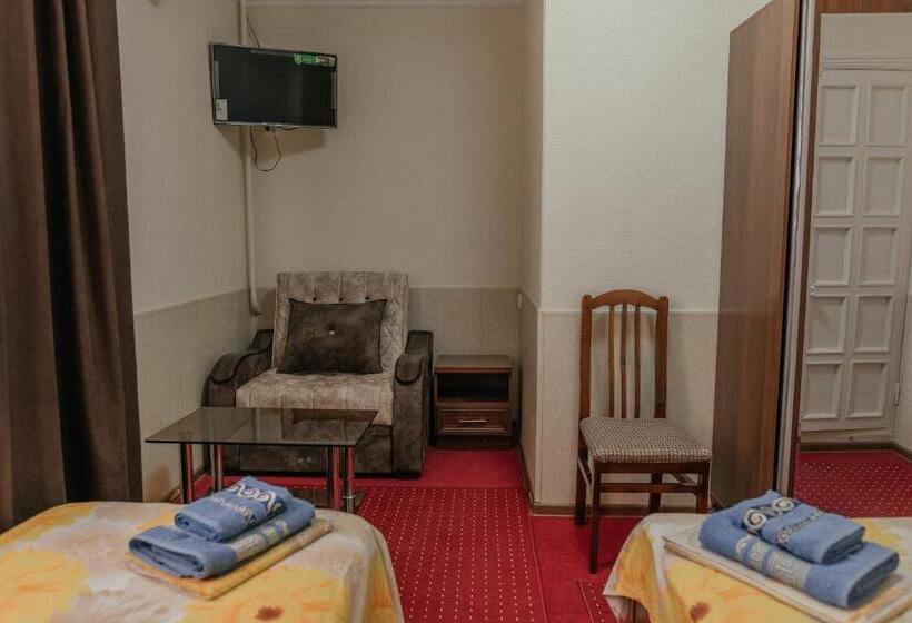 חדר קומפורט לשלושה, Sevara Guest House