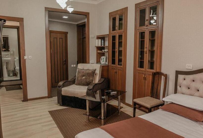 סוויטה משפחתית, Sevara Guest House