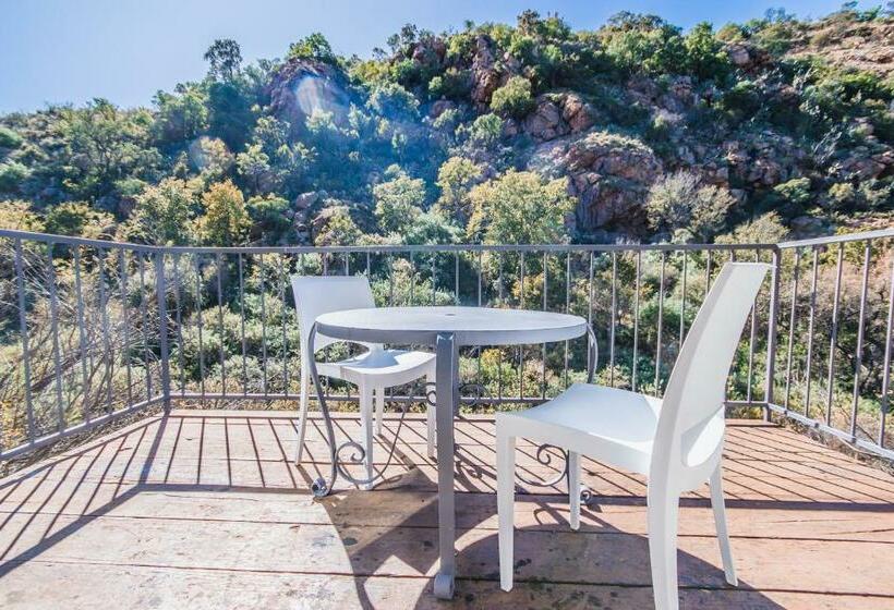 샬레, Thabela Thabeng