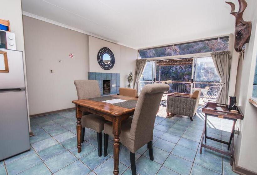 샬레, Thabela Thabeng