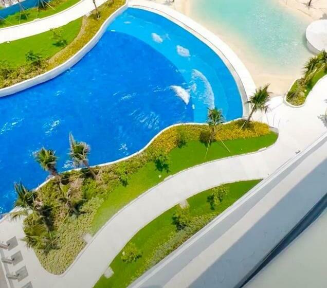 اتاق لوکس, Minimalist Studio Unit At Azure North San Fernando Pampanga