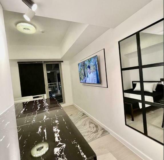 اتاق لوکس, Minimalist Studio Unit At Azure North San Fernando Pampanga