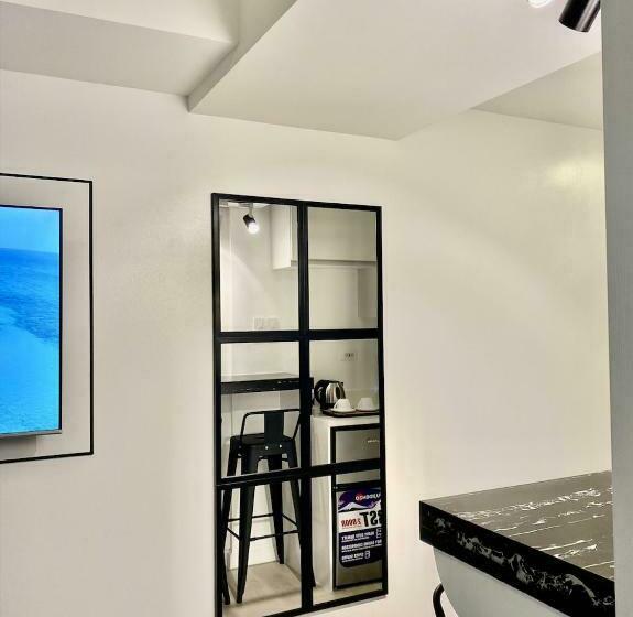 اتاق لوکس, Minimalist Studio Unit At Azure North San Fernando Pampanga