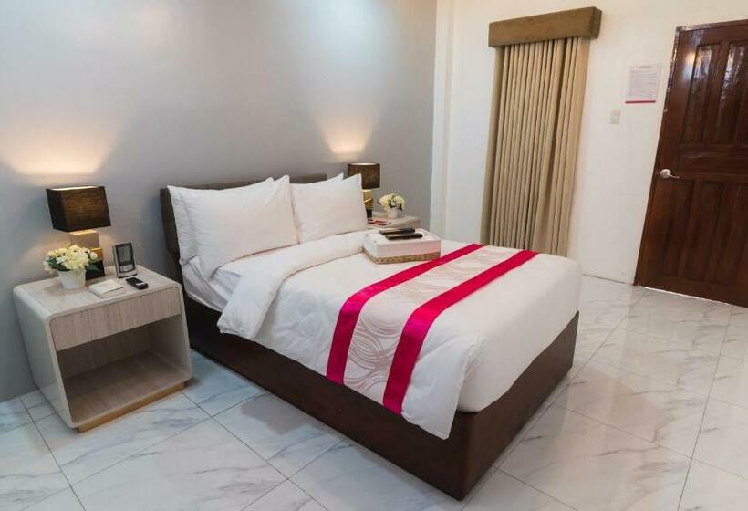 اتاق لوکس, Monica Midtown Suites