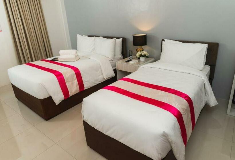اتاق لوکس, Monica Midtown Suites