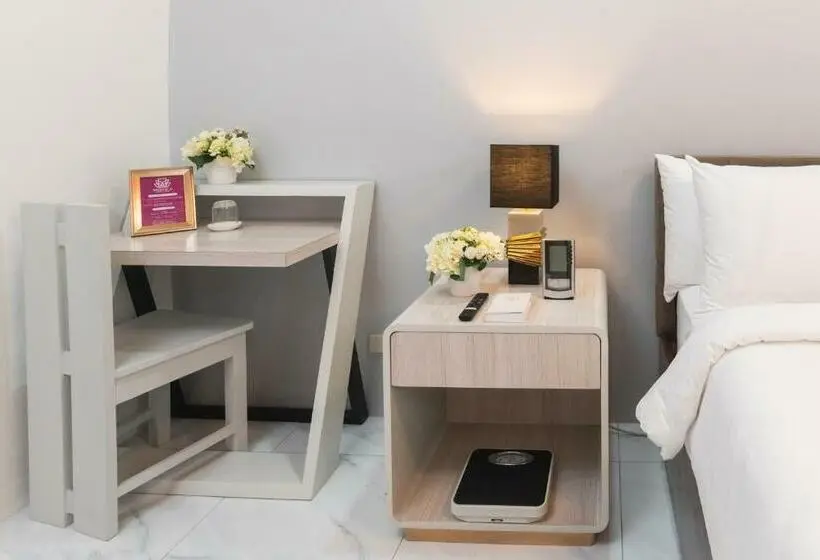 スーペリアールーム, Monica Midtown Suites
