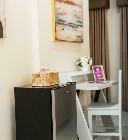 سوئیت با تخت بزرگ, Monica Midtown Suites