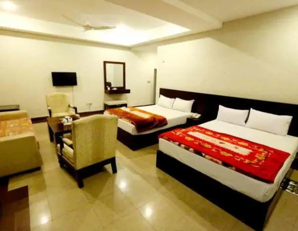 اتاق لوکس خانوادگی, Paradise Plus