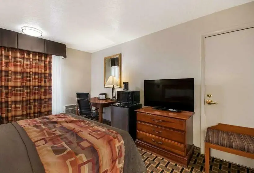 身障者適用クイーンサイズベッドルーム, Surestay Hotel By Best Western Duncan