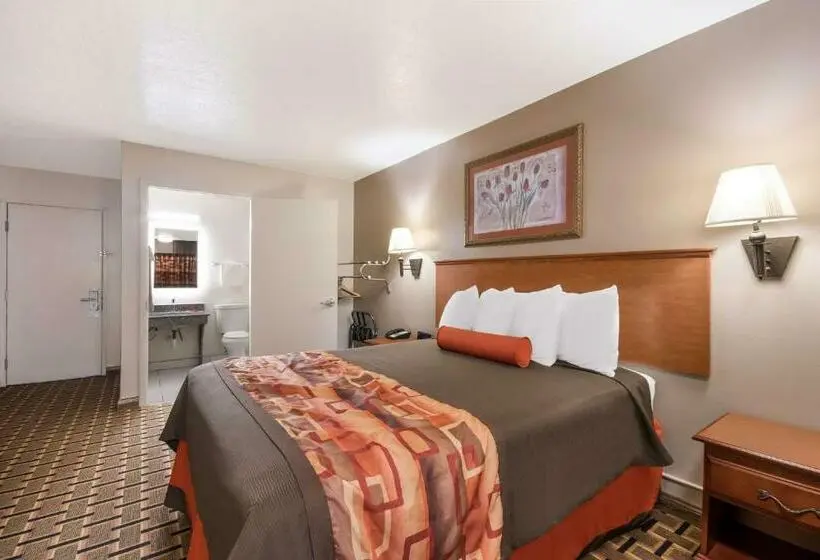 身障者適用クイーンサイズベッドルーム, Surestay Hotel By Best Western Duncan
