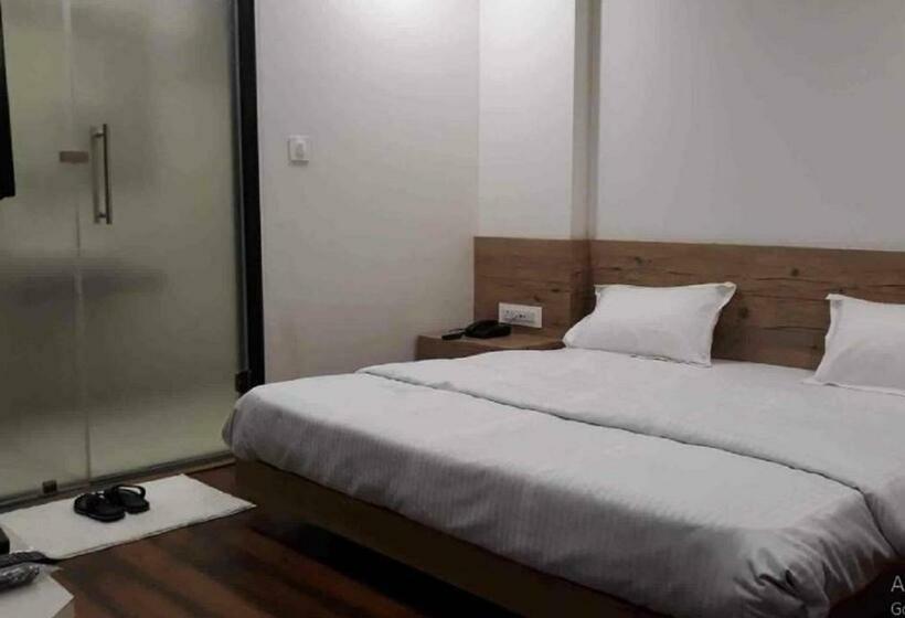 Номер Deluxe, Fabhotel Manjeet