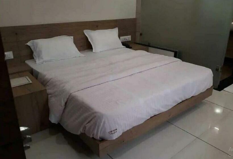 Номер Deluxe, Fabhotel Manjeet