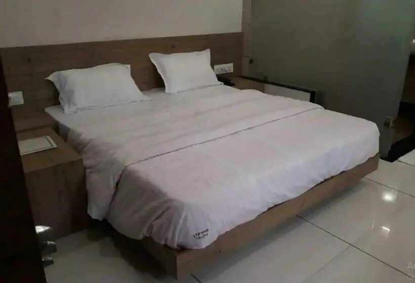 デラックスルーム, Fabhotel Manjeet
