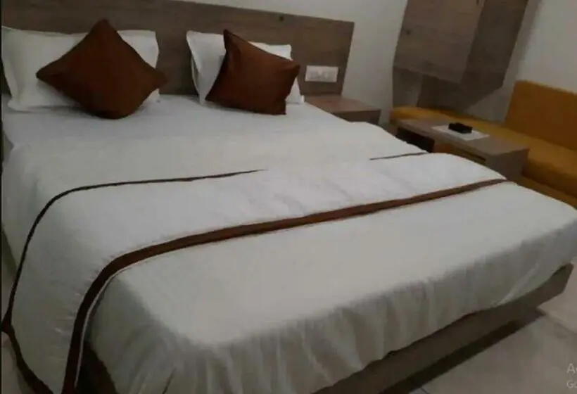 デラックスルーム, Fabhotel Manjeet