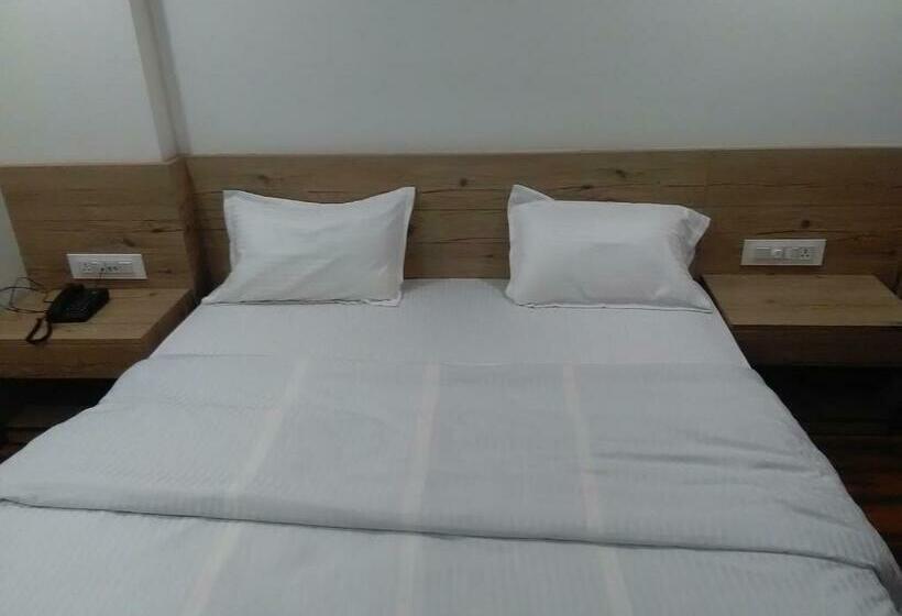 Номер Deluxe, Fabhotel Manjeet
