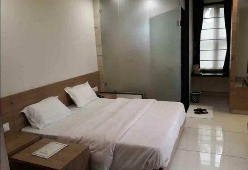 Номер Deluxe, Fabhotel Manjeet