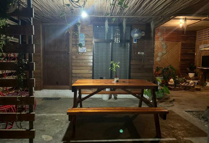 اتاق خانوادگی با سرویس بهداشتی مشترک, Bohol Island Homestay
