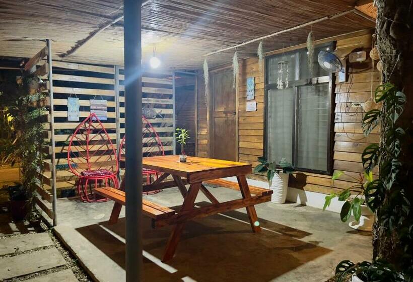 اتاق خانوادگی با سرویس بهداشتی مشترک, Bohol Island Homestay