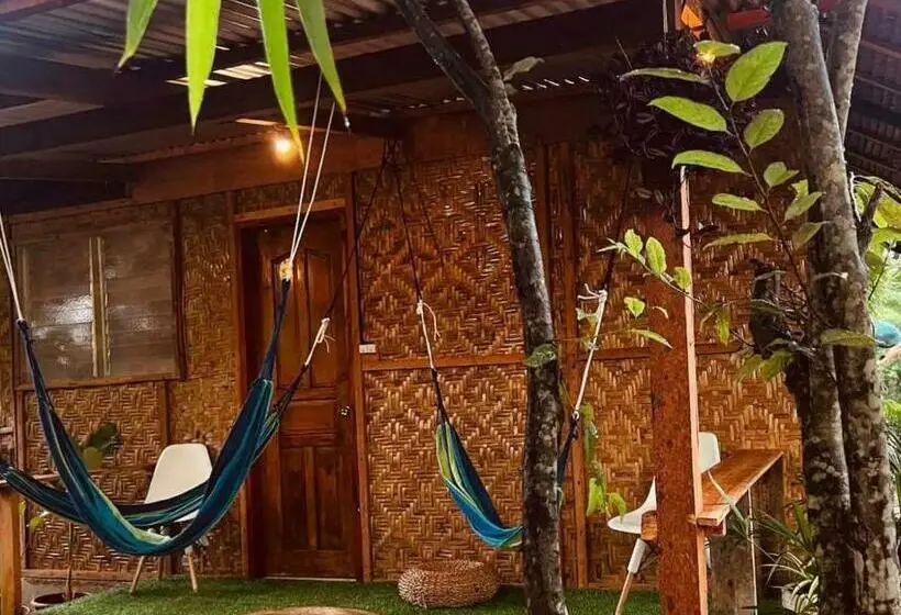 Perhehuone Puutarhanäkymä, Bohol Island Homestay