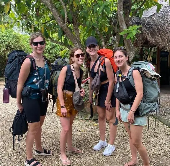 Perhehuone Puutarhanäkymä, Bohol Island Homestay